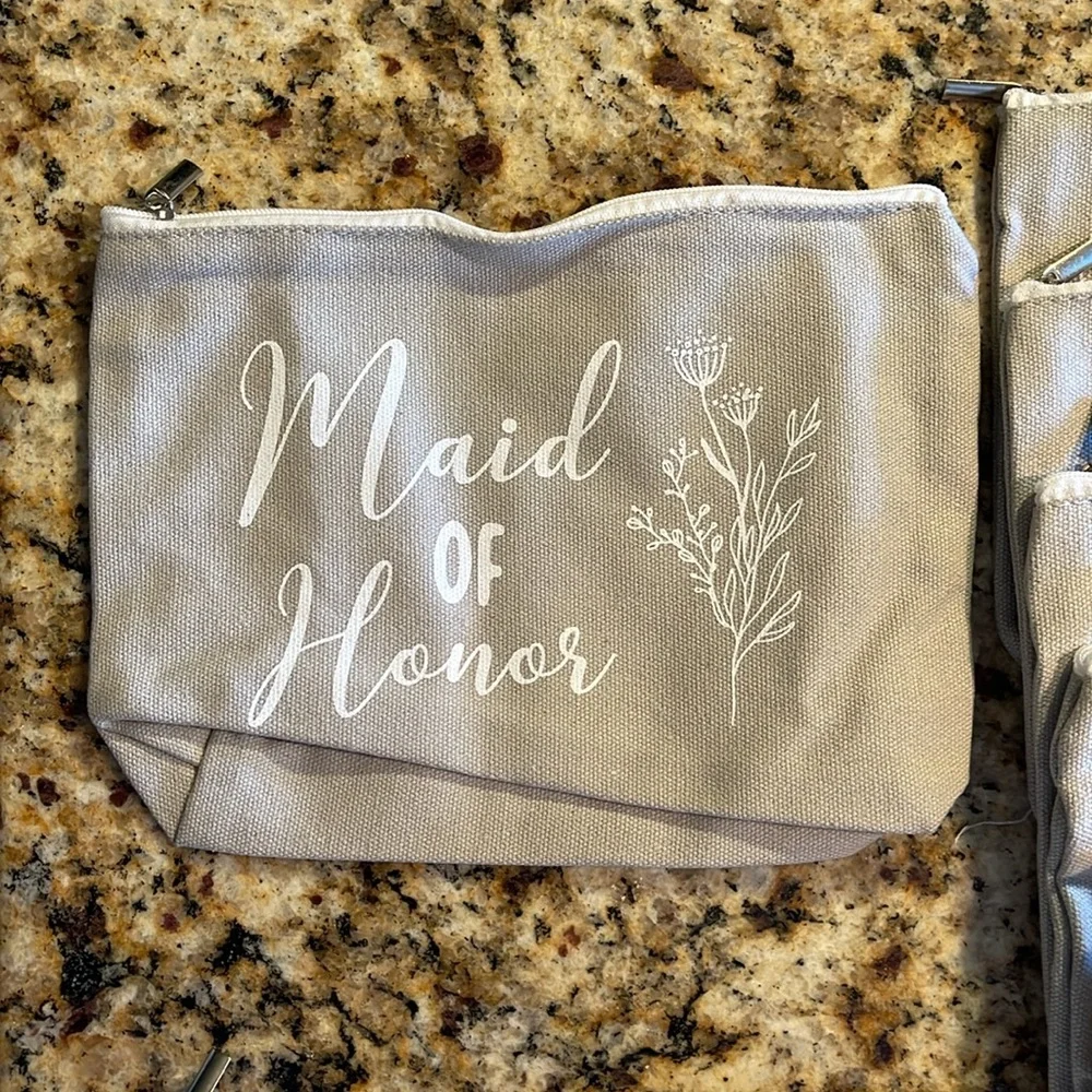 New Bridal Party small bags - Picture 2 of 6